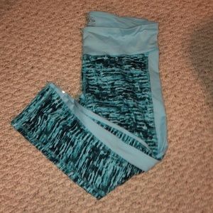 Athletic cropped leggings